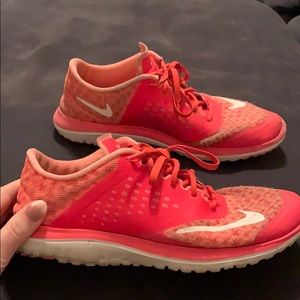 Nike tennis shoes 8.5